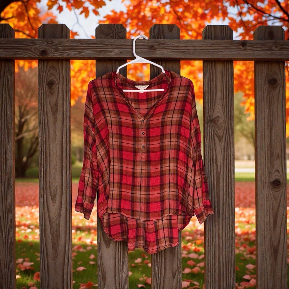 Lucky Brand Red & Brown Plaid High-Low Hem Henley Top
